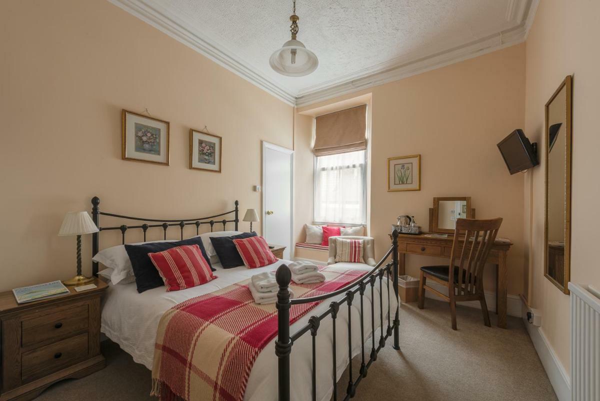 ترورو Cliftons Guest House المظهر الخارجي الصورة